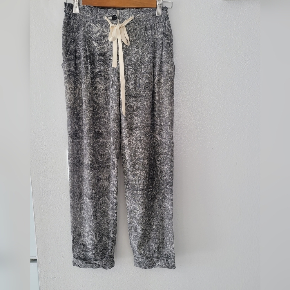 Aritzia Women's White and Grey Trousers Silk 100%